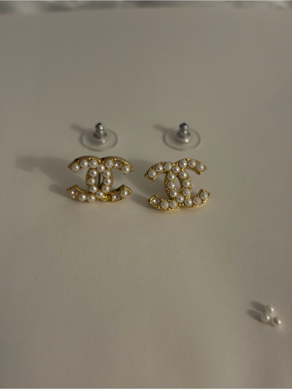 CHANEL Pearl CC Logo Pierced Earrings